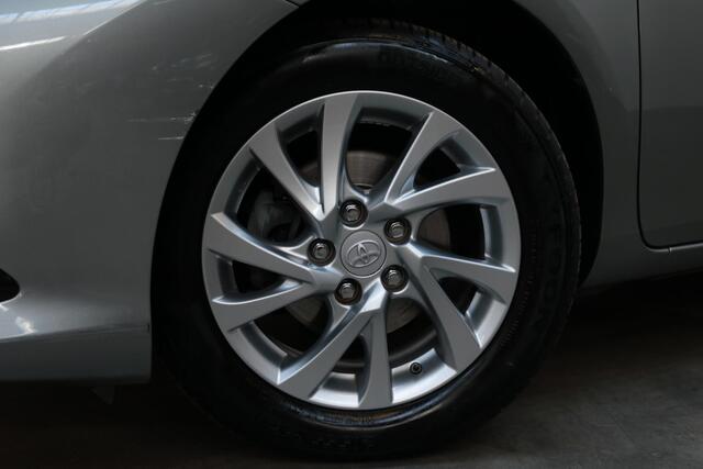 Toyota AURIS Touring Sports 1.8 Hybrid Dynamic, 16" velgen, NAVI, Parkeercamera, Cruisecontrol