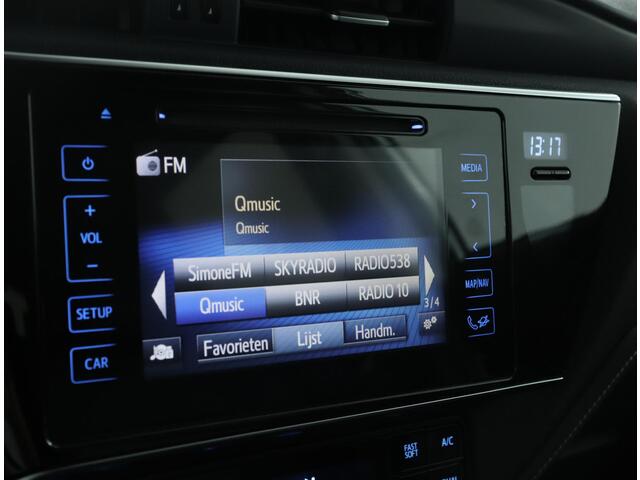 Toyota AURIS 1.8 Hybrid Executive | Navigatie | Trekhaak | Stoelverwarming |