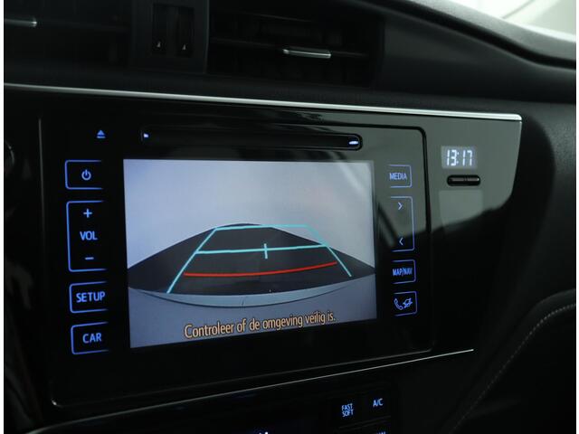 Toyota AURIS 1.8 Hybrid Executive | Navigatie | Trekhaak | Stoelverwarming |