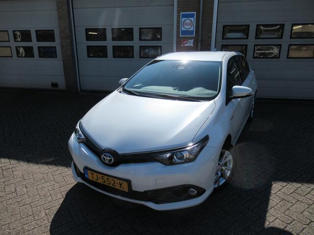 Toyota AURIS 1.8 Hybrid Dynamic Go PARELMOER LAK
