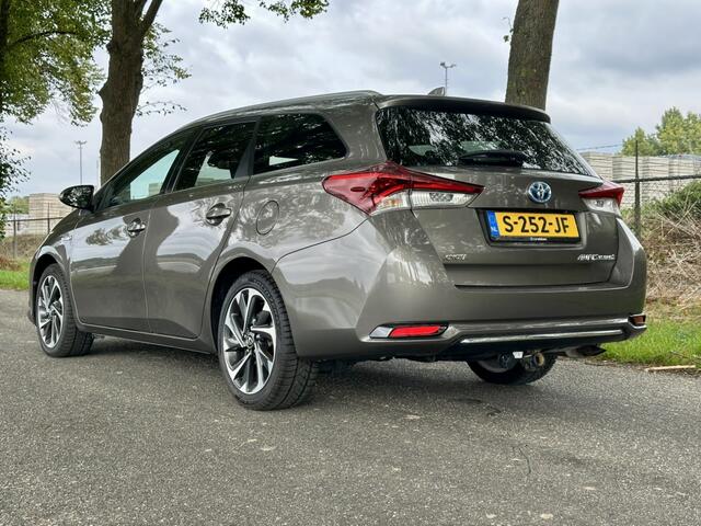 Toyota AURIS Touring Sports 1.8 Hybrid Executive | Rijklaar | Trekhaak | Automaat | Climate control | LED