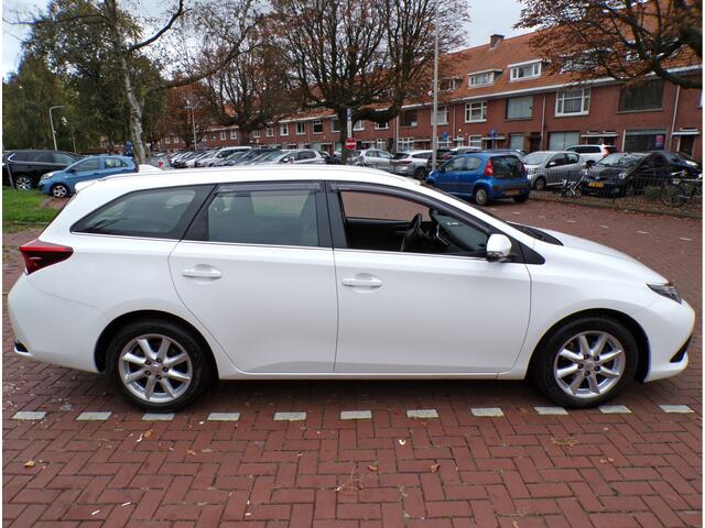 Toyota AURIS Touring Sports 1.2T Executive BENZINE AUTOMAAT