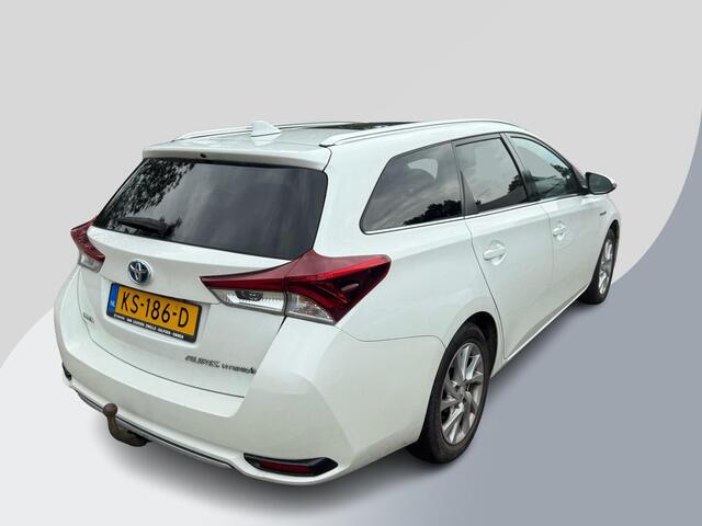 Toyota AURIS 1.8 Hybrid Trend 136pk Automaat | Trekhaak | Panorama dak | Navigatie | Achteruitrijcamera | Climate control