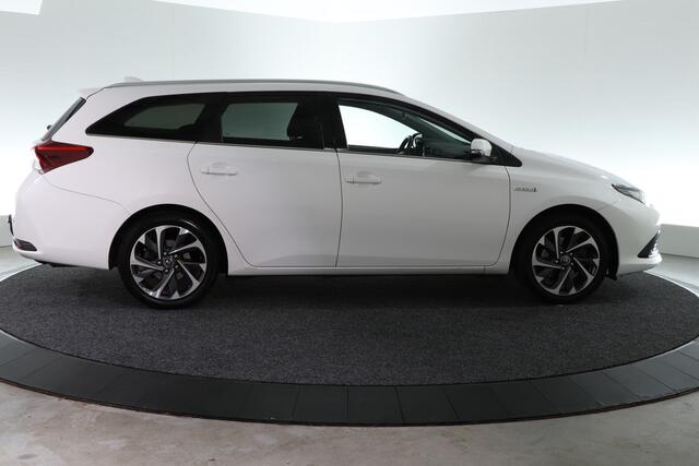 Toyota AURIS Touring Sports 1.8 Hybrid | TREKHAAK | STOELVERW. | CAMERA |