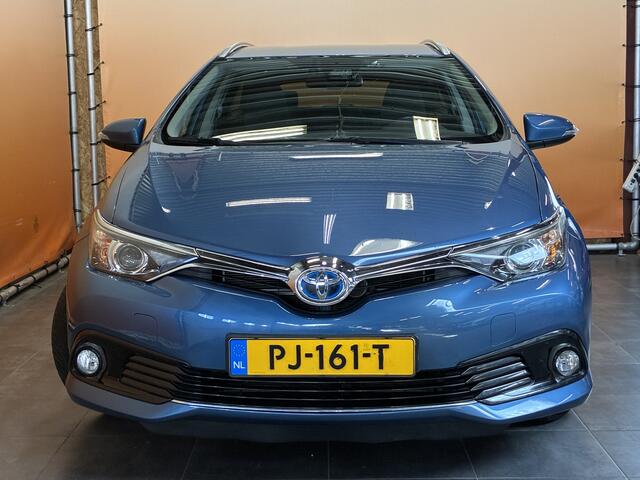 Toyota AURIS Touring Sports 1.8 Hybrid Dynamic Go dealer onderhouden | trekhaak navi | cruise | clima | apk 11/26