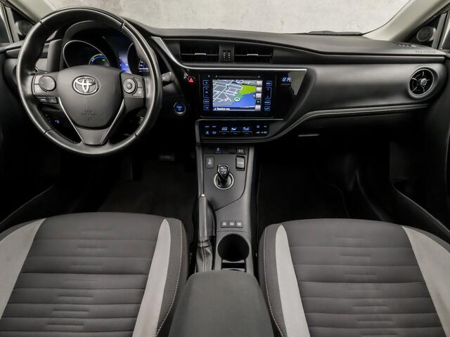 Toyota AURIS Touring Sports 1.8 Hybrid Dynamic Sport Automaat (NAVIGATIE, CLIMATE, CAMERA, KEYLESS, SPORTSTOELEN, TREKHAAK, CRUISE, NIEUWE APK, NIEUWSTAAT)
