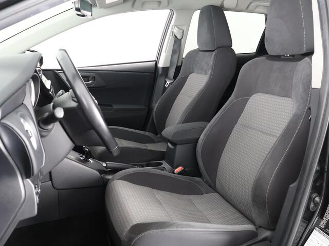 Toyota AURIS Touring Sports 1.8 HYBRID DYNAMIC ULTIMATE NAVI GARANTIE 7-2027 STOELVERWARMING . PARKEERSENSOREN .CAMERA .