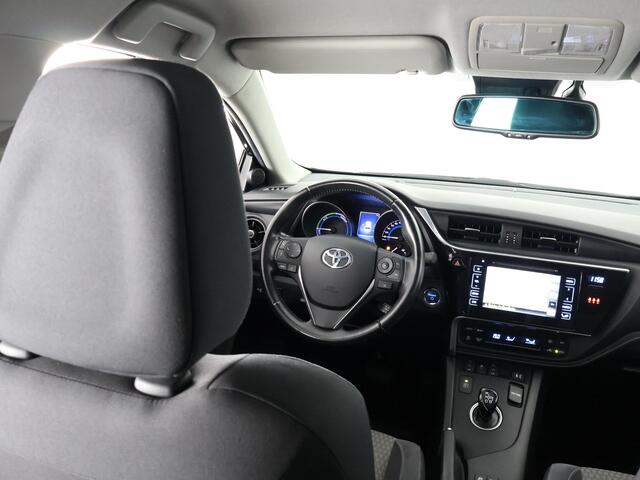 Toyota AURIS Touring Sports 1.8 HYBRID DYNAMIC ULTIMATE NAVI GARANTIE 7-2027 STOELVERWARMING . PARKEERSENSOREN .CAMERA .