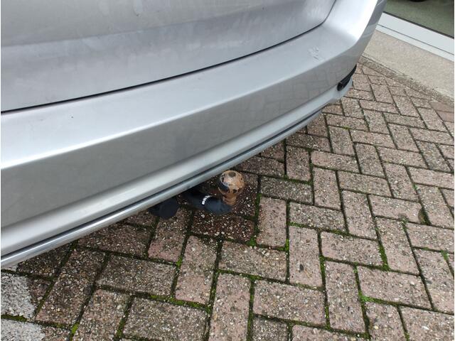 Toyota AURIS Touring Sports 1.8 HYBRID DYNAMIC Keyless | LED | Camera | Navi