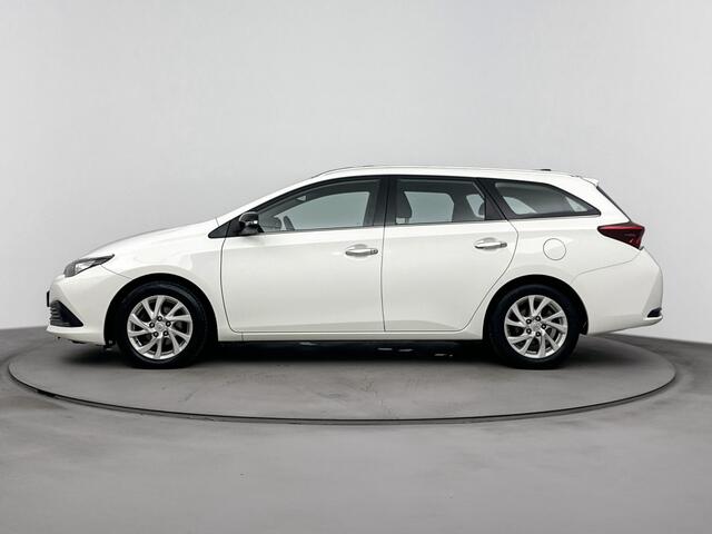 Toyota AURIS Touring Sports Dynamic | Bluetooth | elektrische ramen | Multi functioneel stuur |