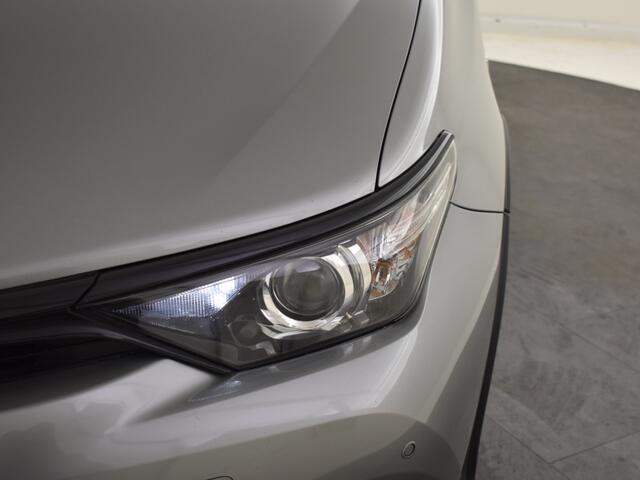 Toyota AURIS 1.8 Hybryde Freestyle | Navigatie | Panoramadak | PDC V+A