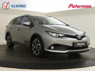 toyota-auris-1.8-hybryde-freestyle-