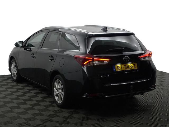 Toyota AURIS Touring Sports 1.2T Dynamic Camera, Privacy Glass, Led, Navigatie, Clima, Cruise