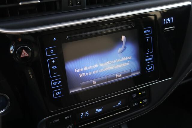 Toyota AURIS Touring Sports 1.8 Hybrid Energy Plus, Trekhaak, Bluetooth, Parkeercamera, Navigatie, Cruise Control, DAB Radio.