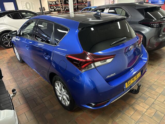 Toyota AURIS 1.8 Hybrid Energy Plus 1e eigenaar / trekhaak / zwart dak / navigatie / smartkey