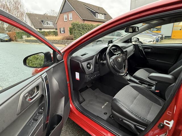 Toyota AURIS 1.8 Hybrid 136PK ExecutiveoNavioTrekhaak