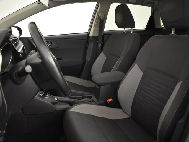 Toyota AURIS 1.8 Hybrid Trend | Trekhaak | Panoramadak | Navigatie