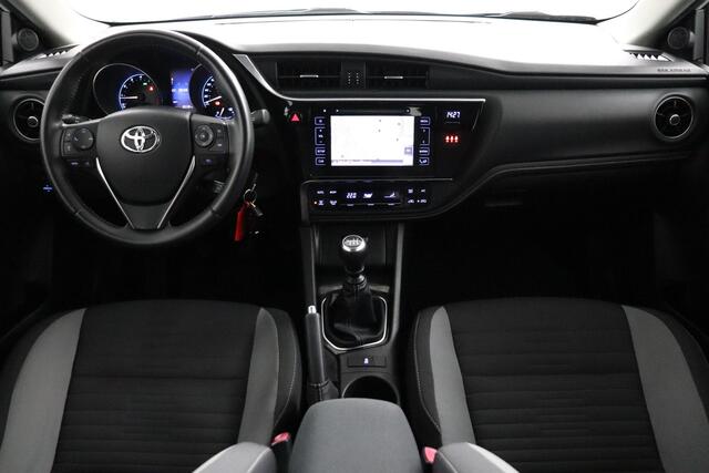 Toyota AURIS Touring Sports 1.3 Aspiration | Trekhaak | Lichtmetalen velgen | Achteruitrijcamera |