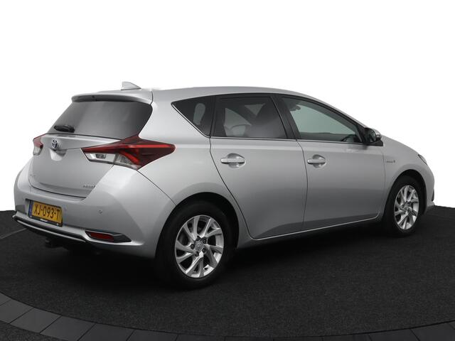 Toyota AURIS 1.8 Hybrid Energy Plus | Trekhaak | Parkeersensoren | Climate control| Keyless |