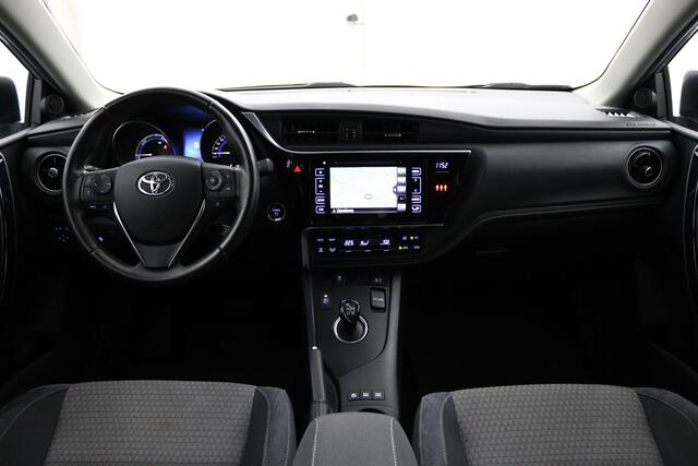 Toyota AURIS 1.8 Hybrid Energy Plus | Trekhaak | Parkeersensoren | Climate control| Keyless |