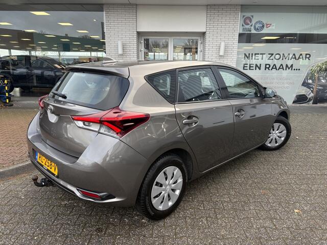 Toyota AURIS 1.3 Now | Trekaak | Bluetooth | Climate control |