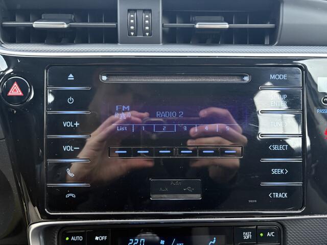 Toyota AURIS 1.3 Now | Trekaak | Bluetooth | Climate control |