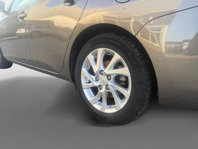 Toyota AURIS Touring Sports 1.8 Hybrid Dynamic Ultimate | Automaat | Cruise Control | Navigatie | Stoelverwarming | Camera | Climate Control