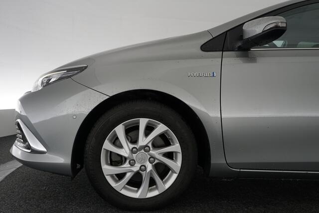 Toyota AURIS Touring Sports 1.8 Hybrid Executive | Stoelverwarming | Navi