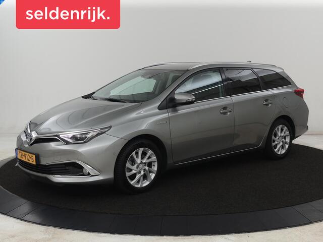 Toyota AURIS 1.8 Hybrid Executive | Stoelverwarming | Half leder | Navigatie | Keyless | Climate control | Cruise control | Parkeerhulp