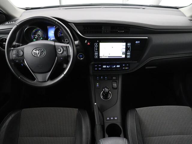 Toyota AURIS 1.8 Hybrid Executive | Stoelverwarming | Half leder | Navigatie | Keyless | Climate control | Cruise control | Parkeerhulp