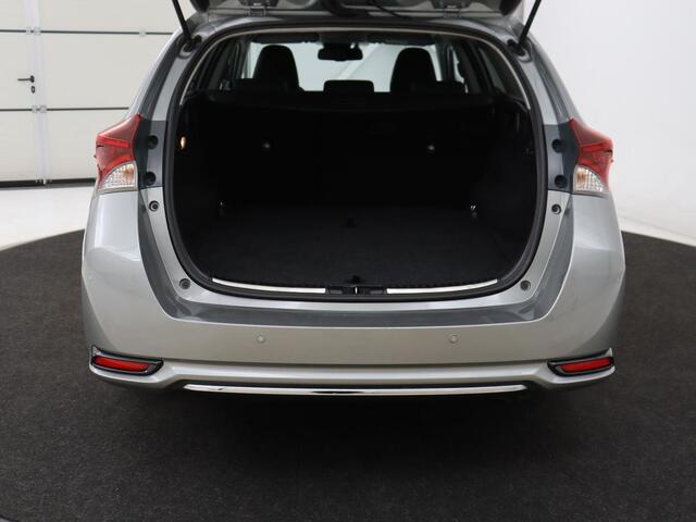 Toyota AURIS 1.8 Hybrid Executive | Stoelverwarming | Half leder | Navigatie | Keyless | Climate control | Cruise control | Parkeerhulp
