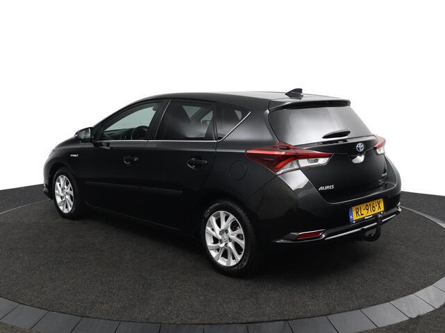 Toyota AURIS 1.8 Hybrid Executive | Trekhaak | Navigatie | Stoelverwarming | Keyless Entry | Led Verlichting |