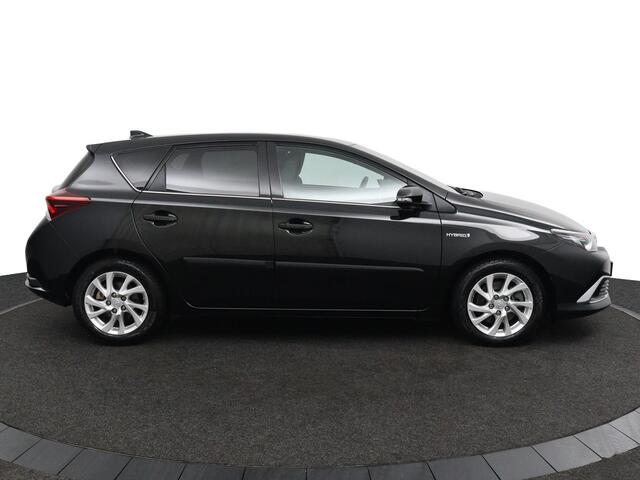 Toyota AURIS 1.8 Hybrid Executive | Trekhaak | Navigatie | Stoelverwarming | Keyless Entry | Led Verlichting |