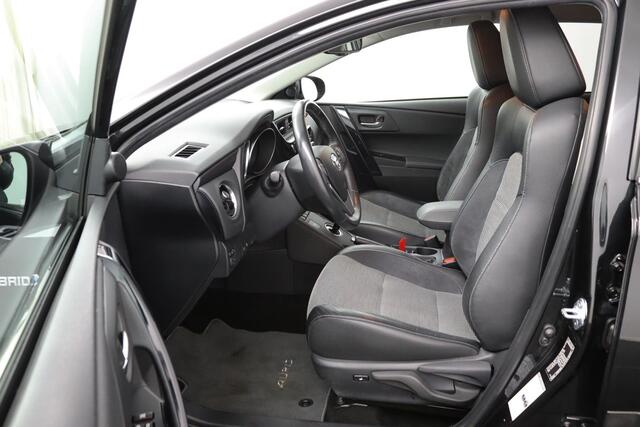 Toyota AURIS 1.8 Hybrid Executive | Trekhaak | Navigatie | Stoelverwarming | Keyless Entry | Led Verlichting |