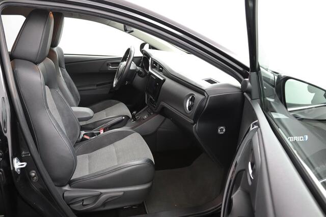 Toyota AURIS 1.8 Hybrid Executive | Trekhaak | Navigatie | Stoelverwarming | Keyless Entry | Led Verlichting |