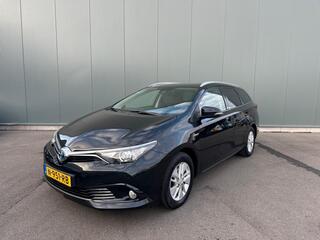 toyota-auris-touring-sports-1.8-hyb