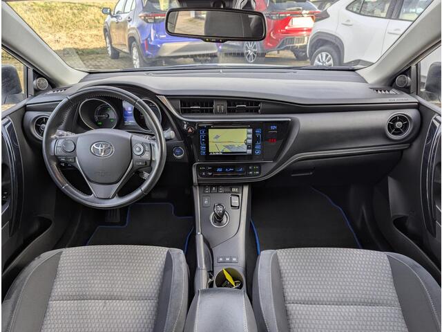 Toyota AURIS 1.8 Hybrid Black Edition | Trekhaak | Stoelverwarming | Cruise control | Camera | Navi | PDC voor