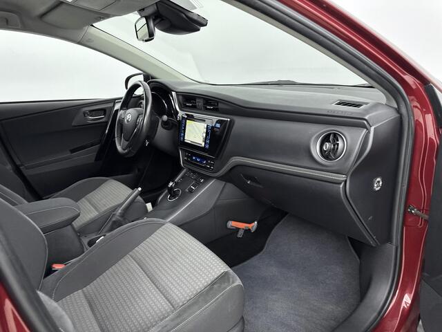 Toyota AURIS Touring Sports 1.8 Hybrid Dynamic Ultimate | Navigatie | Parkeercamera | Stoelverwarming | Parkeersensoren |