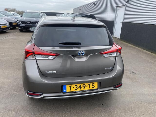 Toyota AURIS 1.8 Hybrid Dynamic Navigatie, achteruitrij camera, cruise control, keyless entry- & start, automaat!