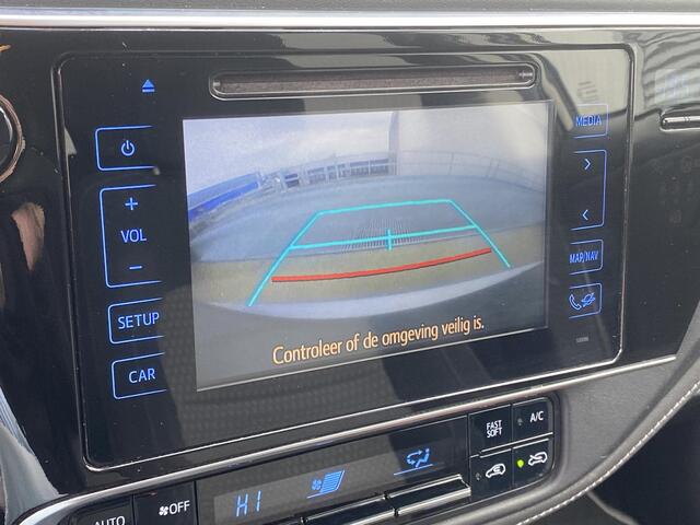 Toyota AURIS 1.8 Hybrid Dynamic Navigatie, achteruitrij camera, cruise control, keyless entry- & start, automaat!