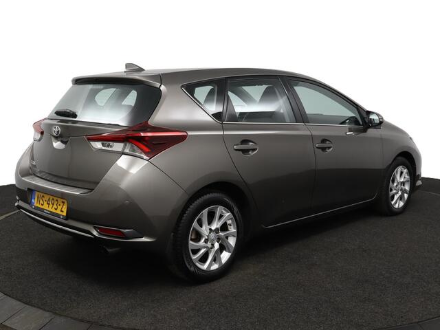 Toyota AURIS 1.2T Aspiration | Automaat | 1300 kg trekgewicht | Airco | Cruise Control | Achteruitrijcamera |