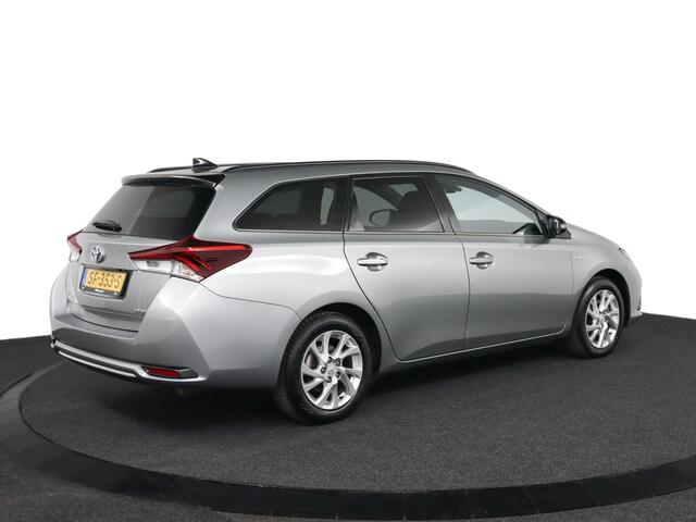 Toyota AURIS Touring Sports 1.8 Hybrid Black Edition | Cruise control | Navigatie | Parkeer camera |