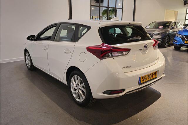 Toyota AURIS 1.8 Hybrid Dynamic - Navigatie - Achteruitrijcamera - Cruise - Climate control