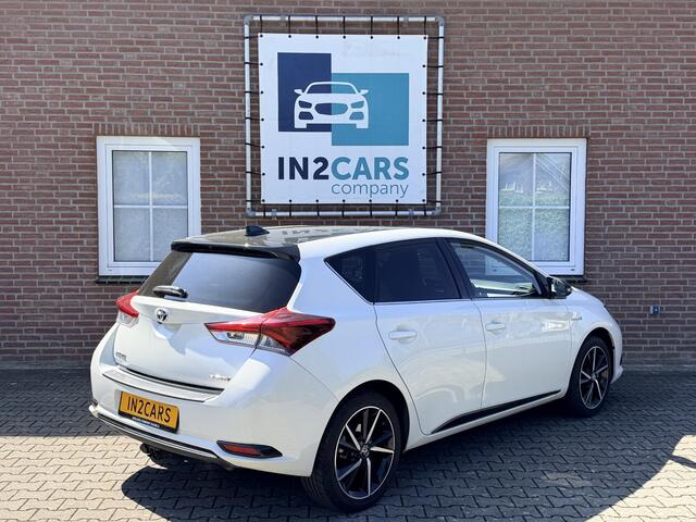 Toyota AURIS 1.8 Hybrid Black Edition *Trekhaak*Lage KM-stand*