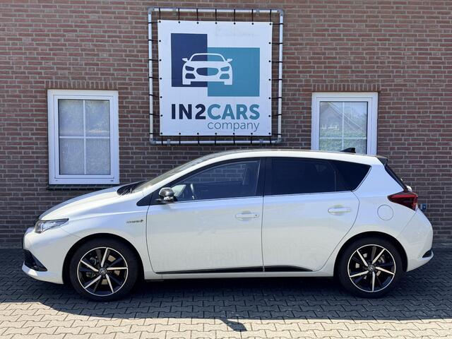 Toyota AURIS 1.8 Hybrid Black Edition *Trekhaak*Lage KM-stand*
