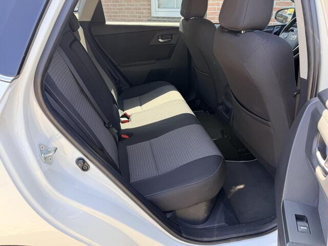 Toyota AURIS 1.8 Hybrid Black Edition *Trekhaak*Lage KM-stand*