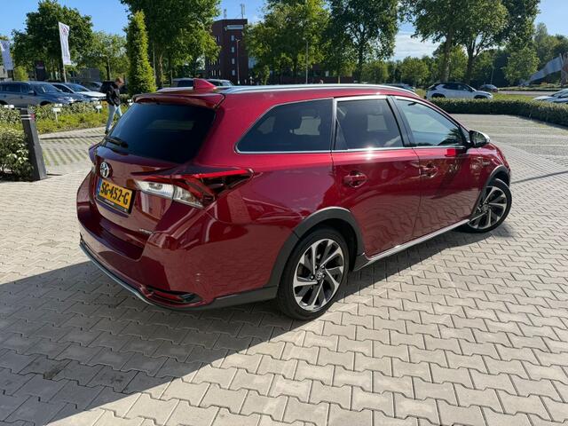 Toyota AURIS Touring Sports 1.8 Hybr. Freestyle | Pano | Navi | Camera |