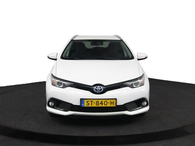 Toyota AURIS Touring Sports 1.8 Hybrid Dynamic Go | Licht en Regensensor | Cruise Control | Achteruitrijcamera |