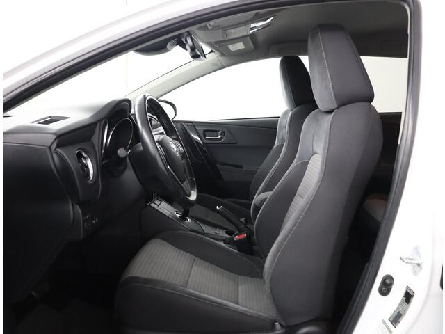 Toyota AURIS Touring Sports 1.8 Hybrid Dynamic Go | Licht en Regensensor | Cruise Control | Achteruitrijcamera |