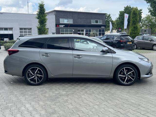 Toyota AURIS Touring Sports 1.8 Hybr. Dynamic| All Seasons